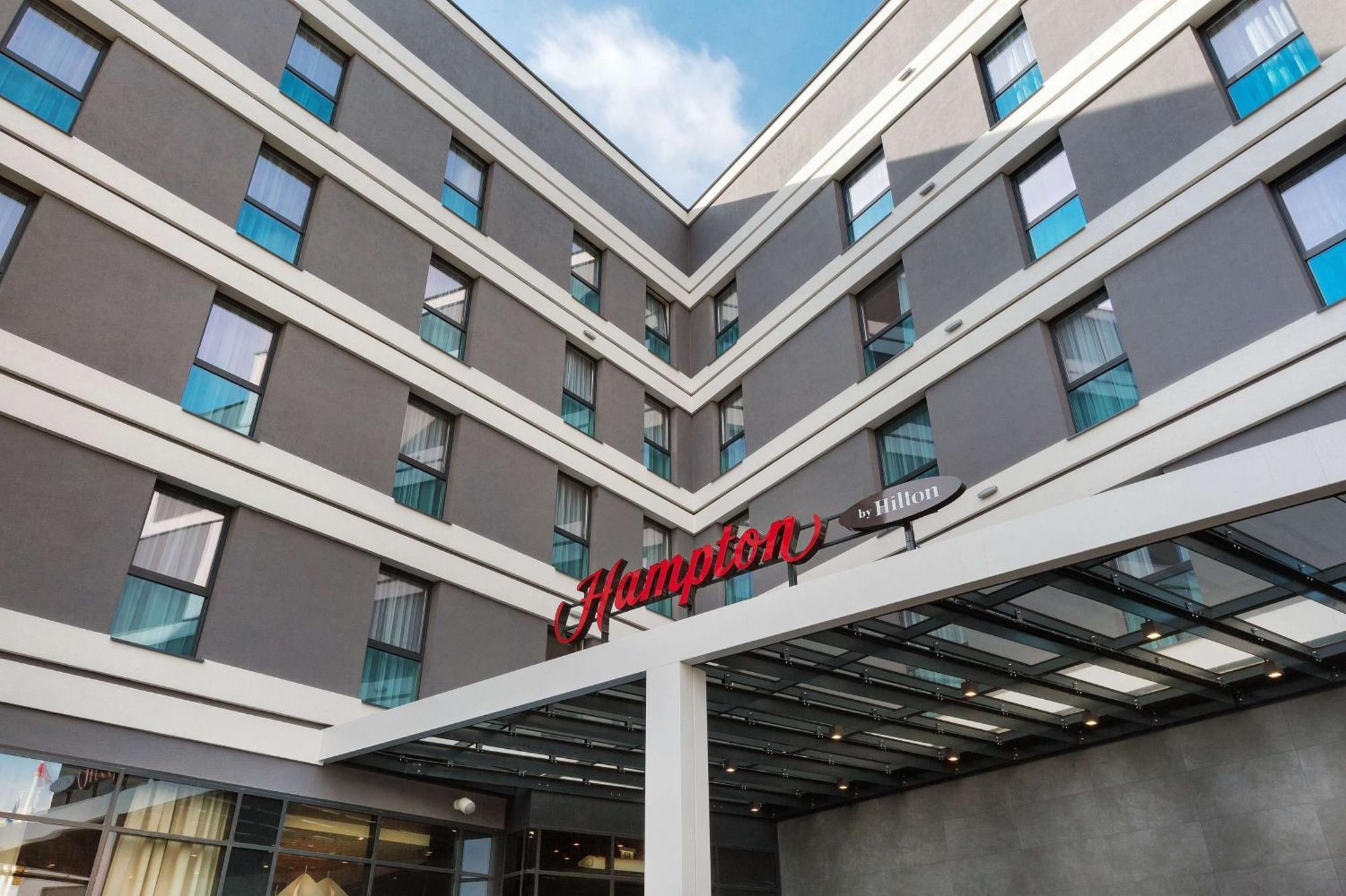 Hampton By Hilton Lublin Hotel Exterior photo