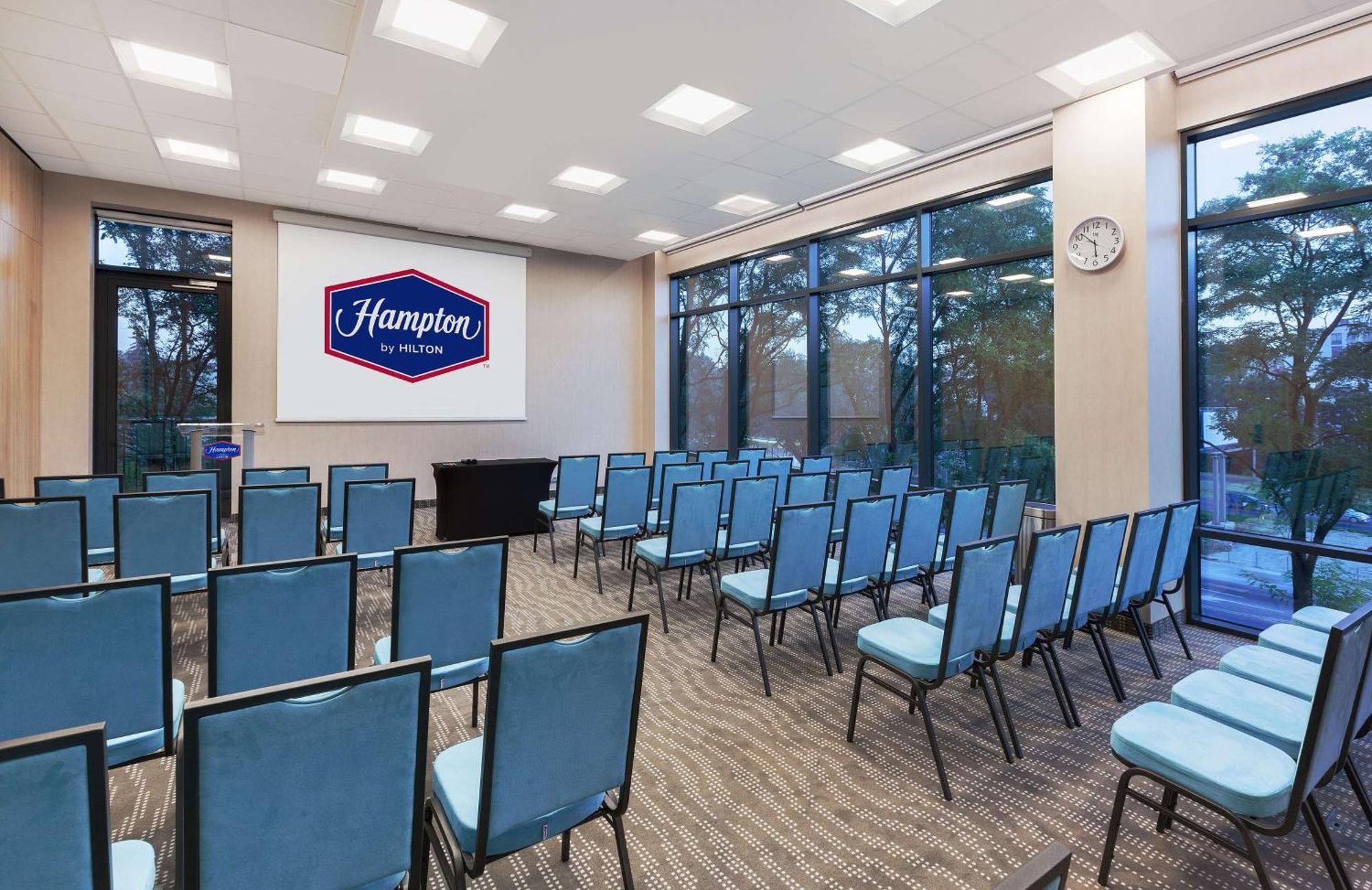 Hampton By Hilton Lublin Hotel Exterior photo